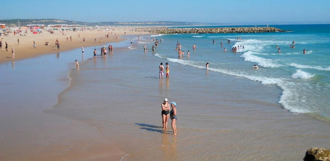 Atlantic Lodge, 1ª Linha De Praia! Коста да Капарика Екстериор снимка